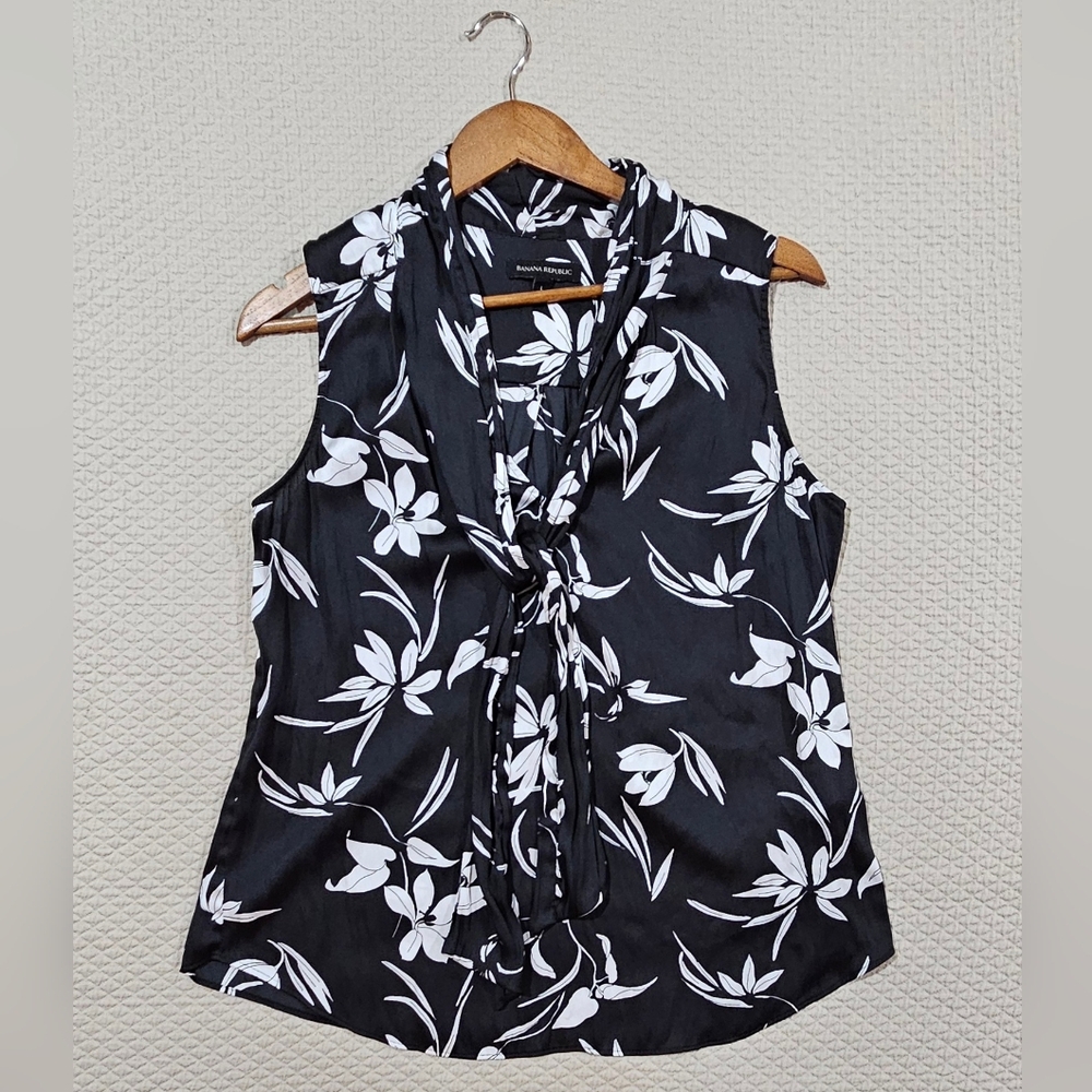 Banana Republic‎ Modern Black & White Floral Sleeveless Blouse W Tie Size L